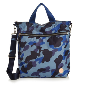 shortyLOVE wonder large crossbody/messenger bag in blue camo; front view against white background.